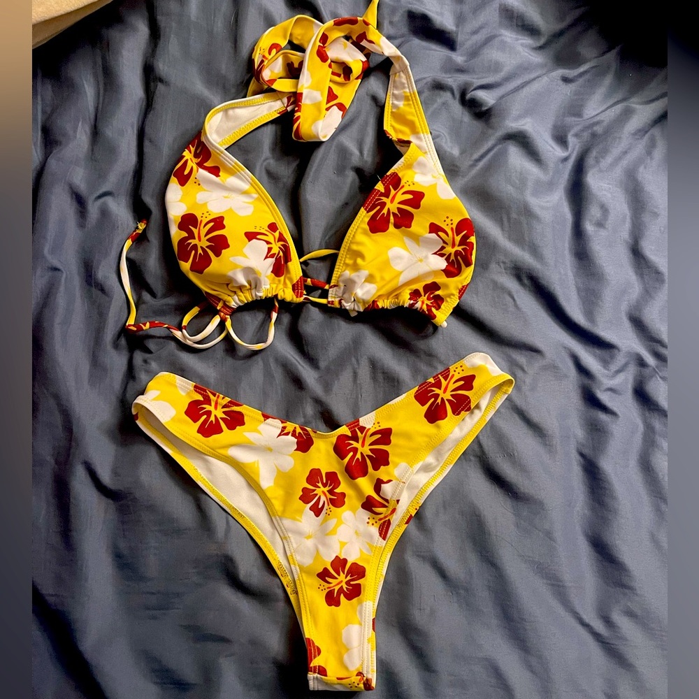 floral bikini!